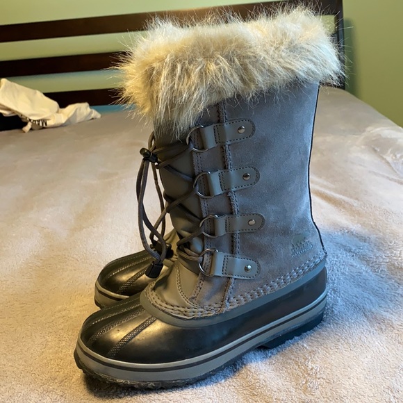 Sorel Other - Sorel Joan of Arctic waterproof snow boots Sz 4